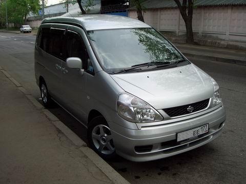 2001 Nissan Serena