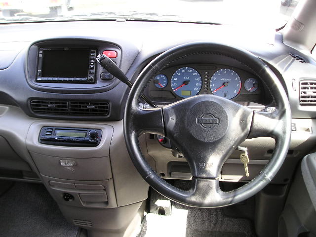 2001 Nissan Serena
