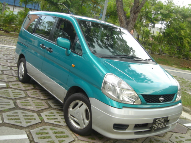 2001 Nissan Serena