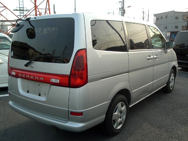 2001 Nissan Serena