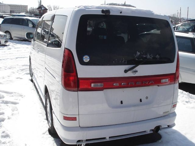 2001 Nissan Serena