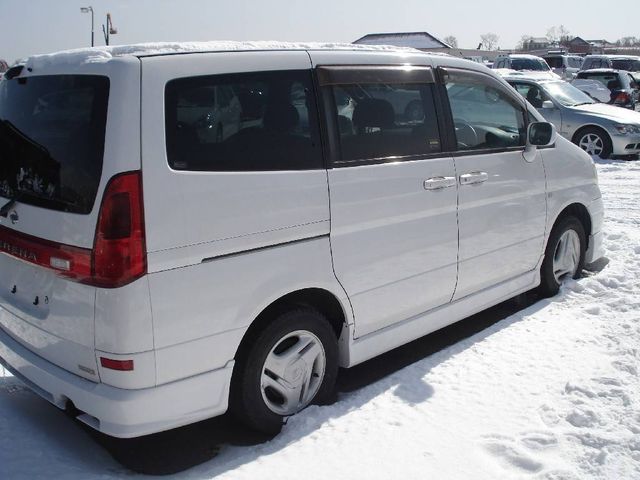 2001 Nissan Serena