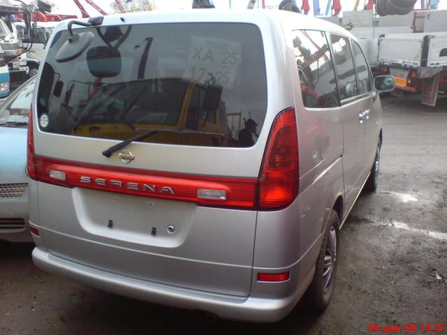 2001 Nissan Serena