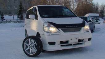 2001 Nissan Serena