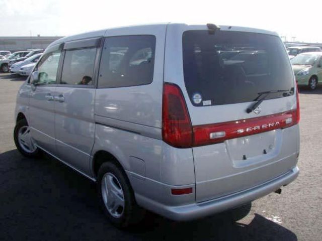 2001 Nissan Serena