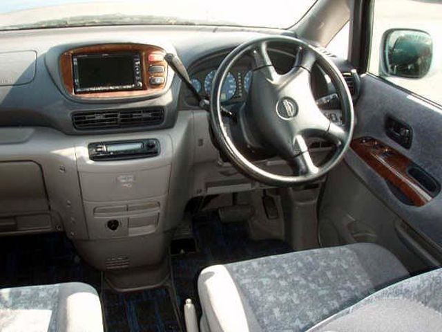 2001 Nissan Serena