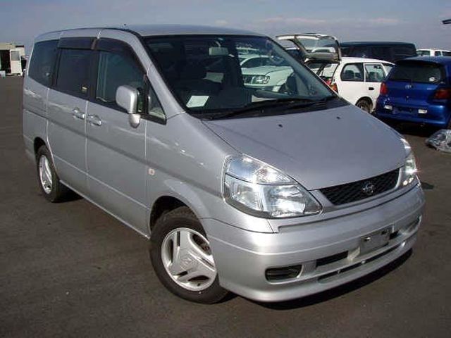 2001 Nissan Serena