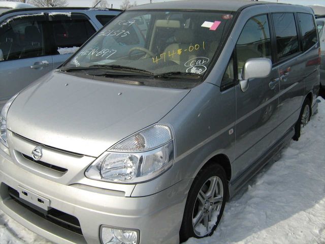 2001 Nissan Serena