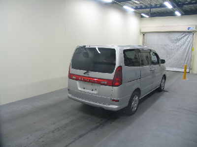 2001 Nissan Serena Photos