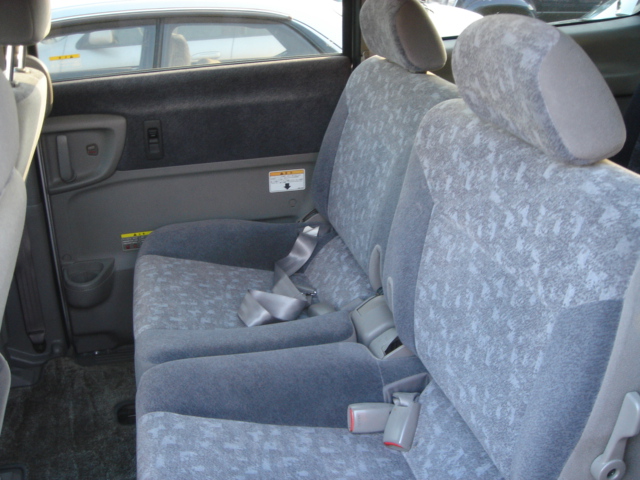 2001 Nissan Serena Photos