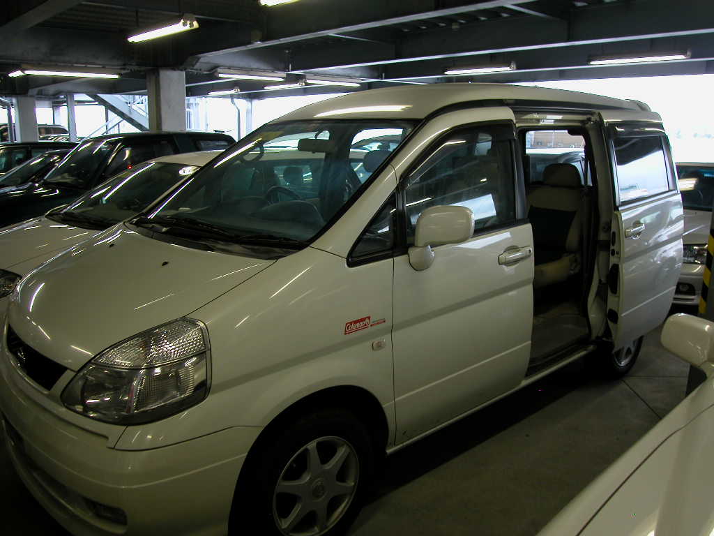 2001 Nissan Serena Photos