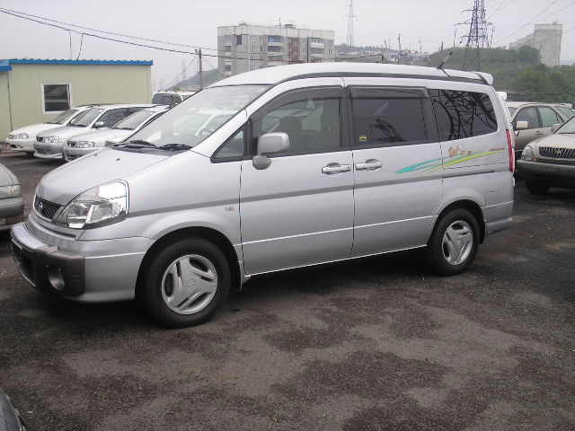 2001 Nissan Serena Pics
