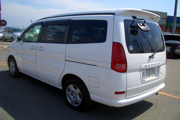 2001 Nissan Serena Pictures