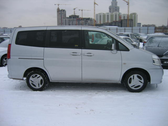 2001 Nissan Serena Pictures