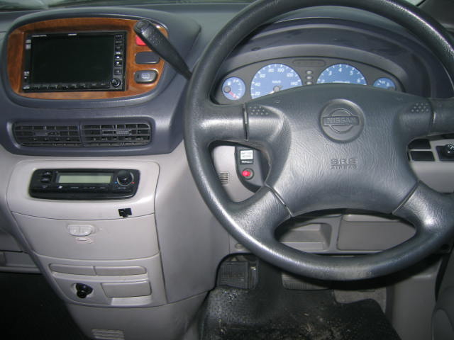 2001 Nissan Serena Photos