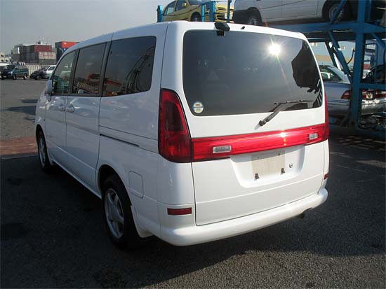 2001 Nissan Serena Photos