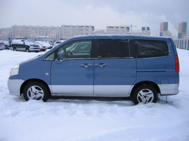 2001 Nissan Serena Pics