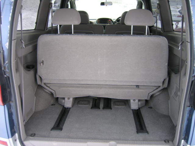 2001 Nissan Serena Photos