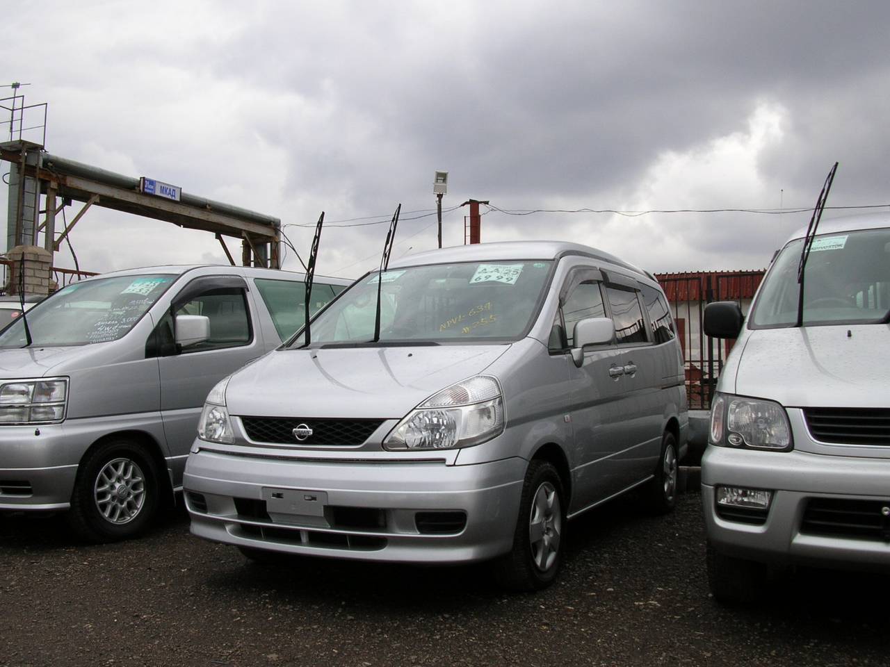 2001 Nissan Serena Pictures