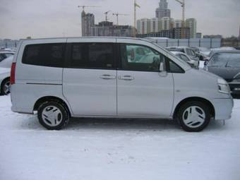 2001 Nissan Serena Photos