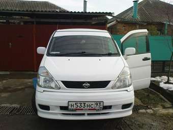 2001 Nissan Serena Photos