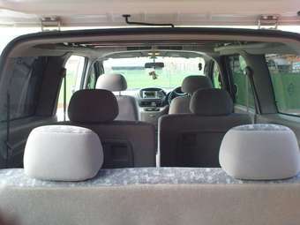 2001 Nissan Serena Photos