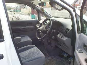 2001 Nissan Serena Pictures