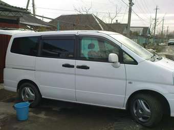 2001 Nissan Serena Photos
