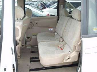 2001 Nissan Serena Pictures