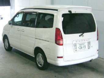 2001 Nissan Serena Pictures