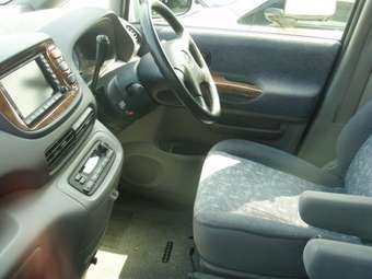 2001 Nissan Serena Pictures