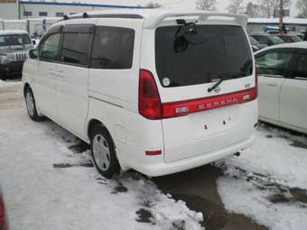 2001 Nissan Serena Photos