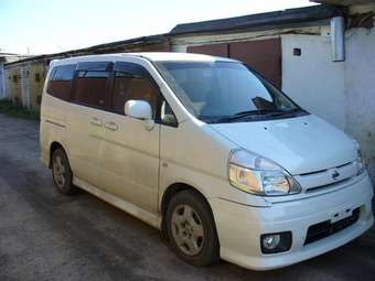 2001 Nissan Serena Photos