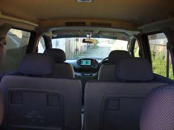 2001 Nissan Serena Photos