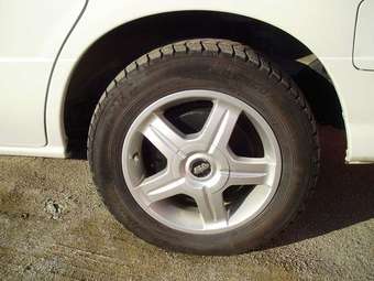 2001 Nissan Serena Pictures