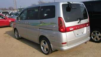 2001 Nissan Serena Pictures