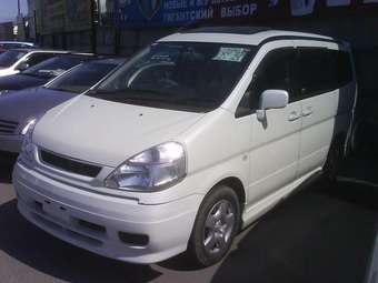 2001 Nissan Serena Pictures