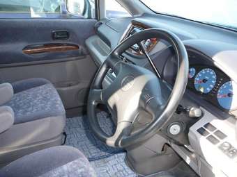 2001 Nissan Serena Pics