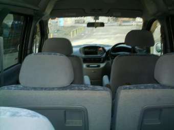 2001 Nissan Serena Images