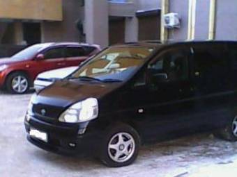 2001 Nissan Serena Photos