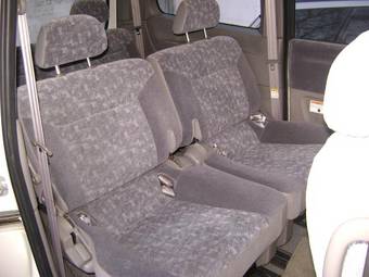2001 Nissan Serena Photos