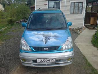 2001 Nissan Serena Photos