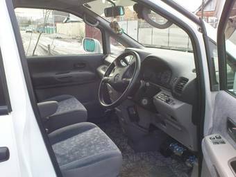 2001 Nissan Serena Photos