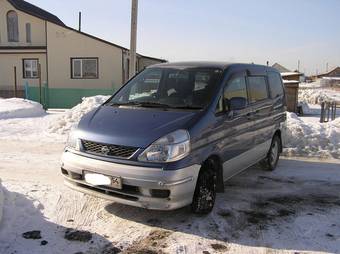 2001 Nissan Serena Photos