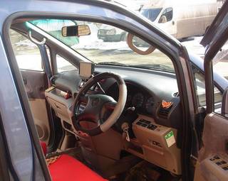 2001 Nissan Serena Pictures