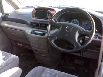 2001 Nissan Serena Photos