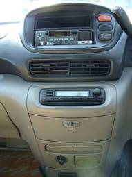 2001 Nissan Serena Photos