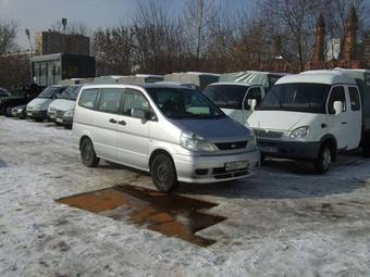 2001 Nissan Serena Pictures