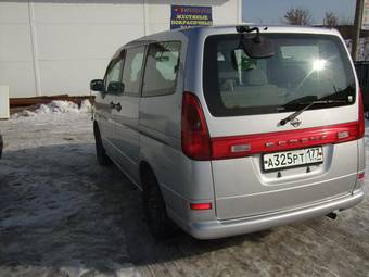 2001 Nissan Serena Photos