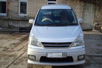 2001 Nissan Serena Photos